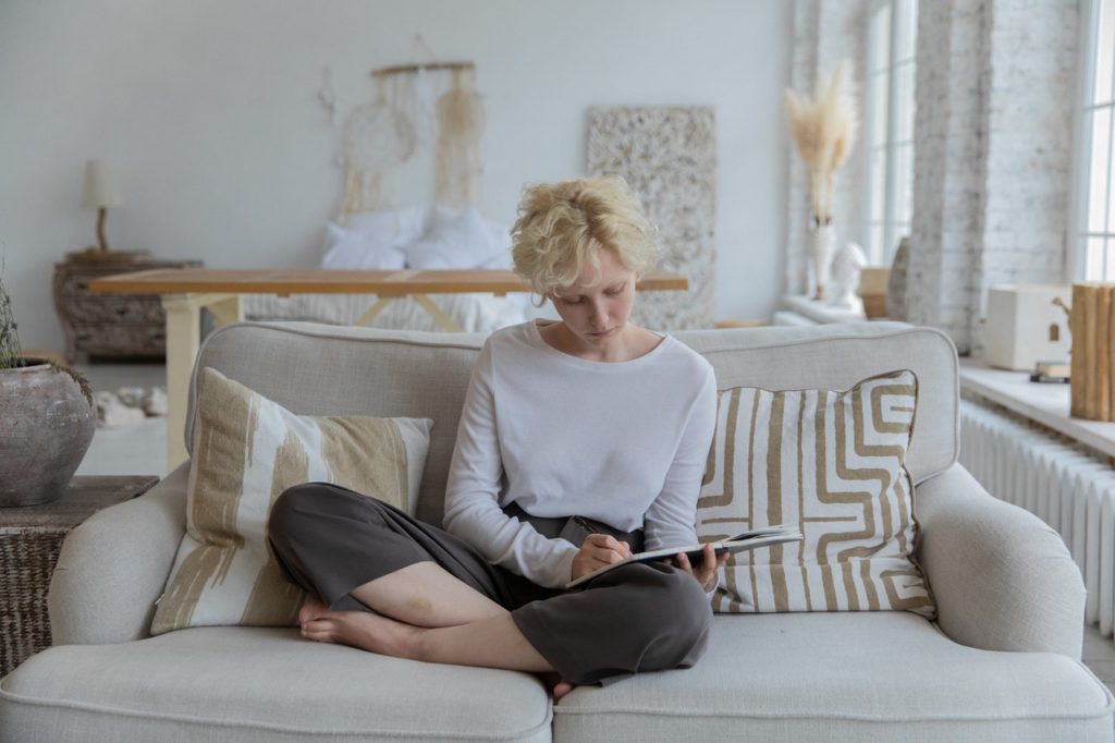 5 Ways to Relax During Home Repairs 36 pexels monstera 5331206